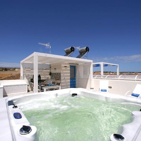 Itaca E Medea - Appartamenti Con Idromassaggio In Terrazza San Vito Lo Capo Luaran gambar