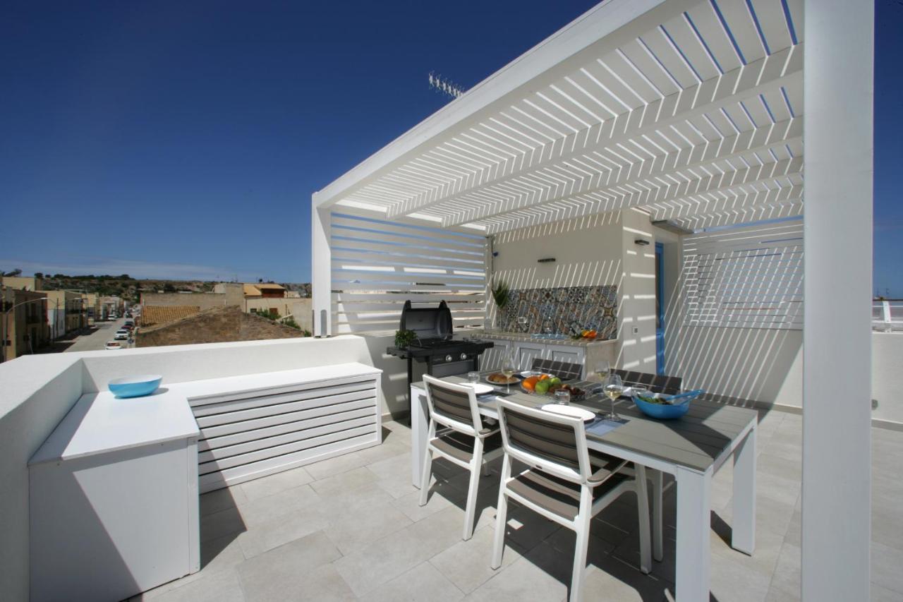 Itaca E Medea - Appartamenti Con Idromassaggio In Terrazza San Vito Lo Capo Luaran gambar