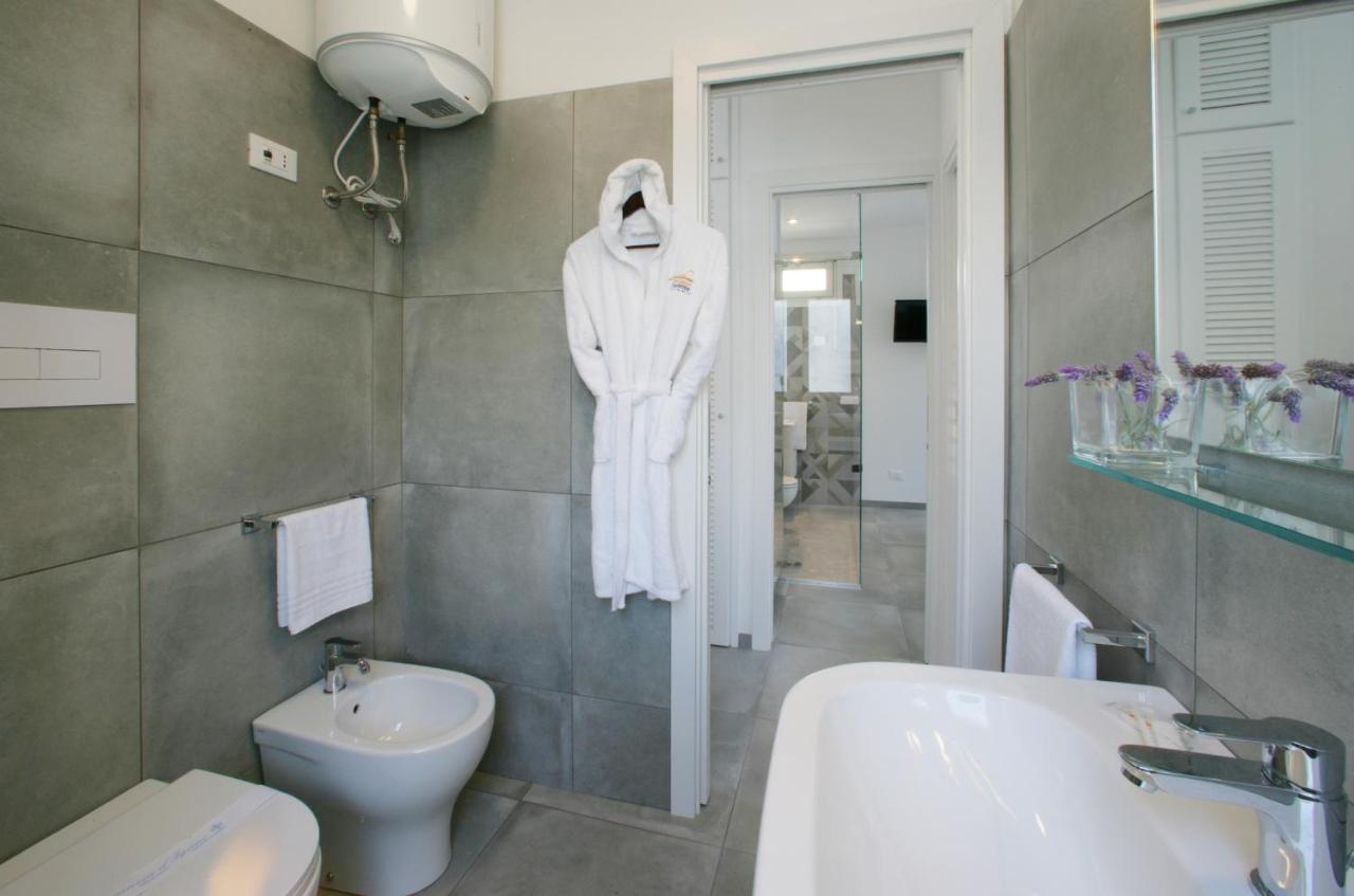 Itaca E Medea - Appartamenti Con Idromassaggio In Terrazza San Vito Lo Capo Luaran gambar