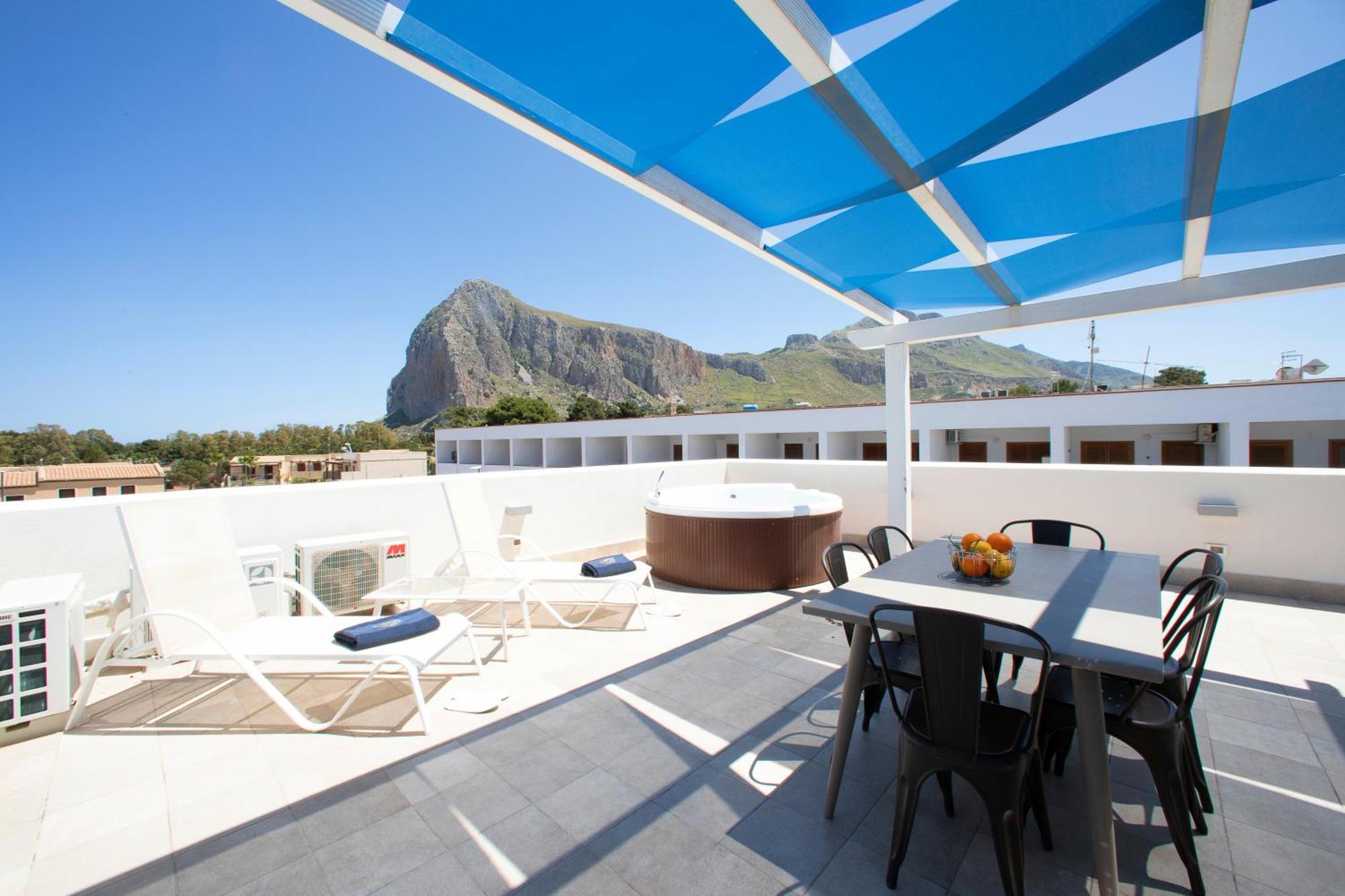 Itaca E Medea - Appartamenti Con Idromassaggio In Terrazza San Vito Lo Capo Luaran gambar