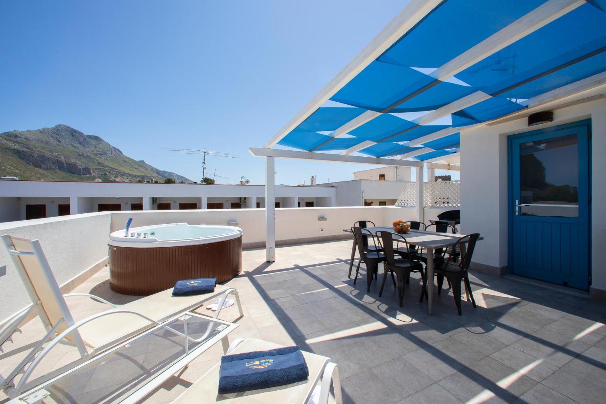 Itaca E Medea - Appartamenti Con Idromassaggio In Terrazza San Vito Lo Capo Luaran gambar